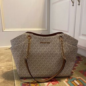 MK Jet Set Travel Large Logo Shoulder Bag